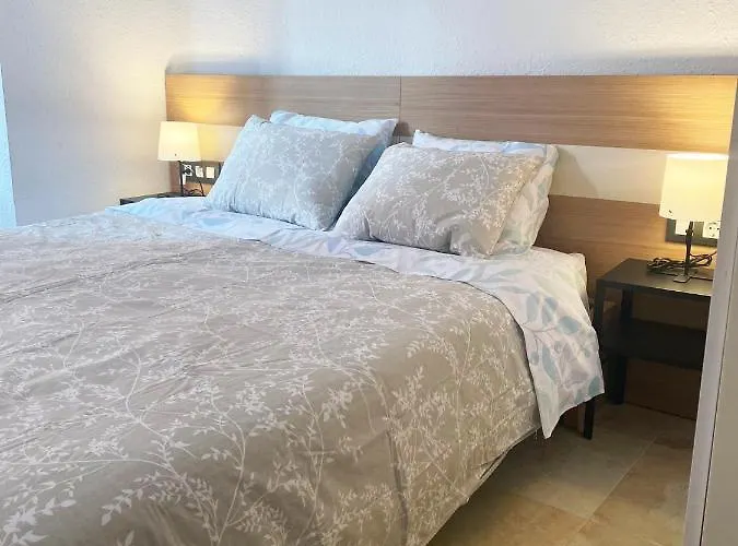 Cerca Al Puerto Shared Guest house